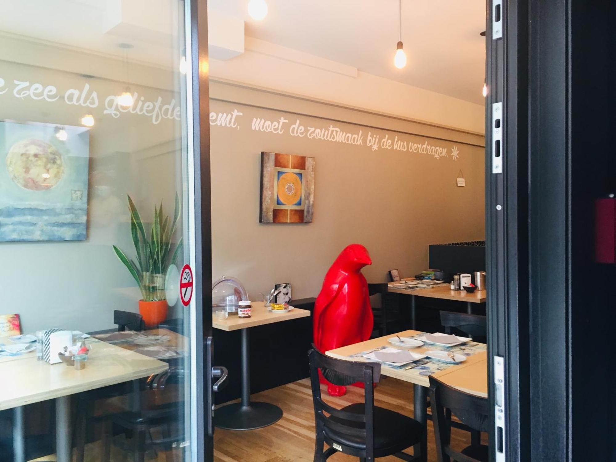 Bed and Breakfast Logies Zen Aan Zee Остенде Экстерьер фото
