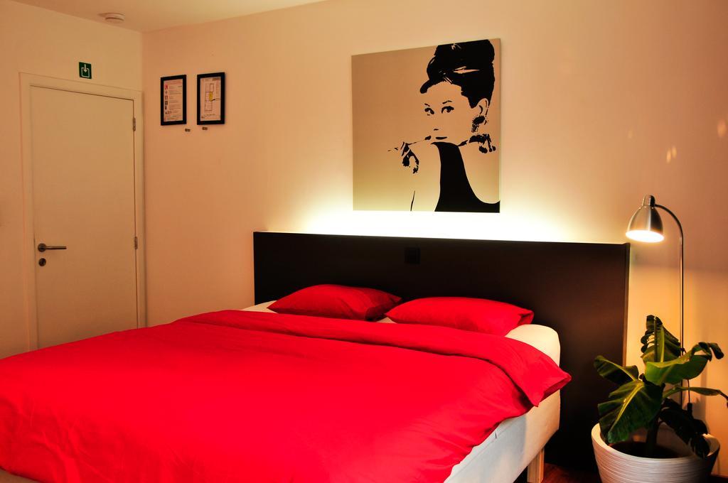 Bed and Breakfast Logies Zen Aan Zee Остенде Номер фото