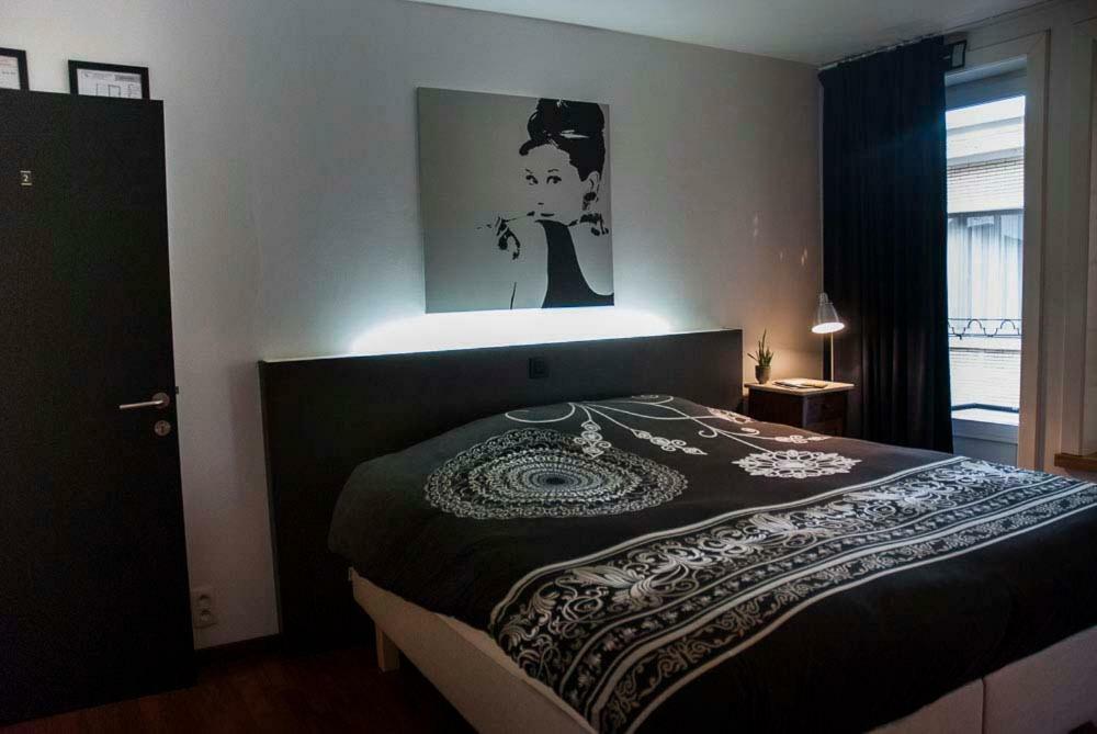 Bed and Breakfast Logies Zen Aan Zee Остенде Экстерьер фото