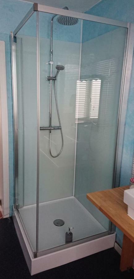 Bed and Breakfast Logies Zen Aan Zee Остенде Экстерьер фото