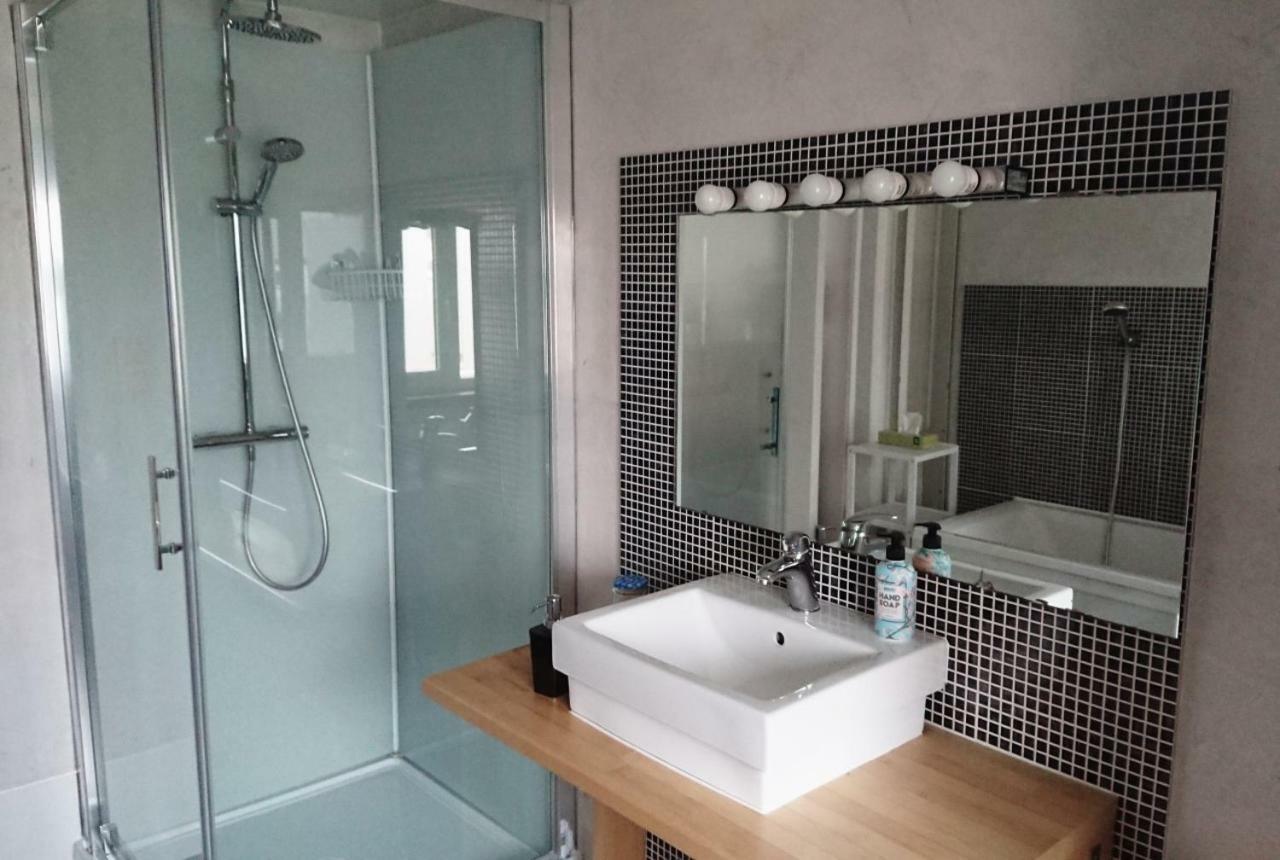 Bed and Breakfast Logies Zen Aan Zee Остенде Экстерьер фото